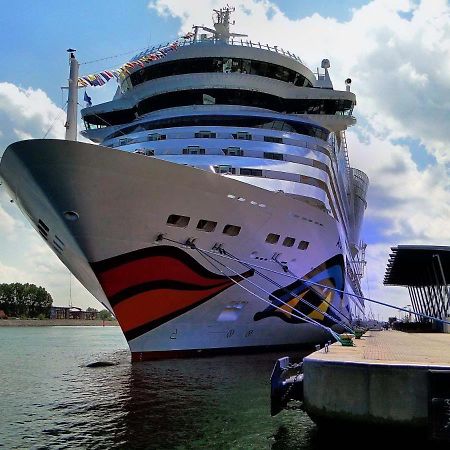 Sonnendeck, Direkt Am Leuchtturm Διαμέρισμα Ρόστοκ Εξωτερικό φωτογραφία
